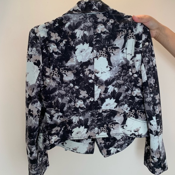 Club Monaco cropped light jacket - Picture 2 of 3